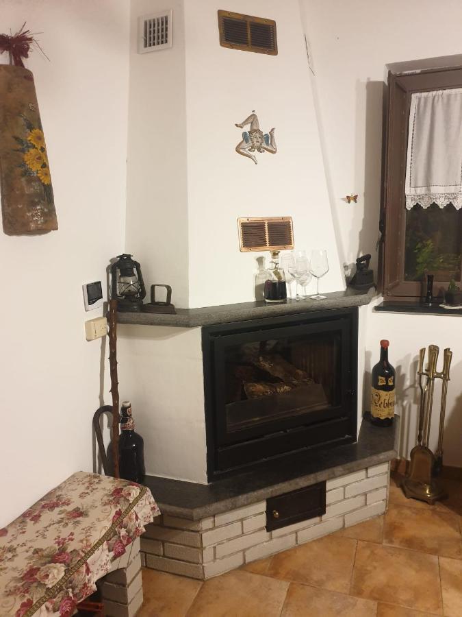 La Casa Di Giulia Villa Bronte Luaran gambar